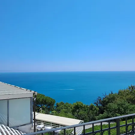 Il Faro, Centro Vista Mare